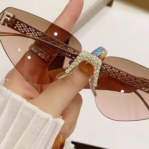 sunglasses beautiful NWT